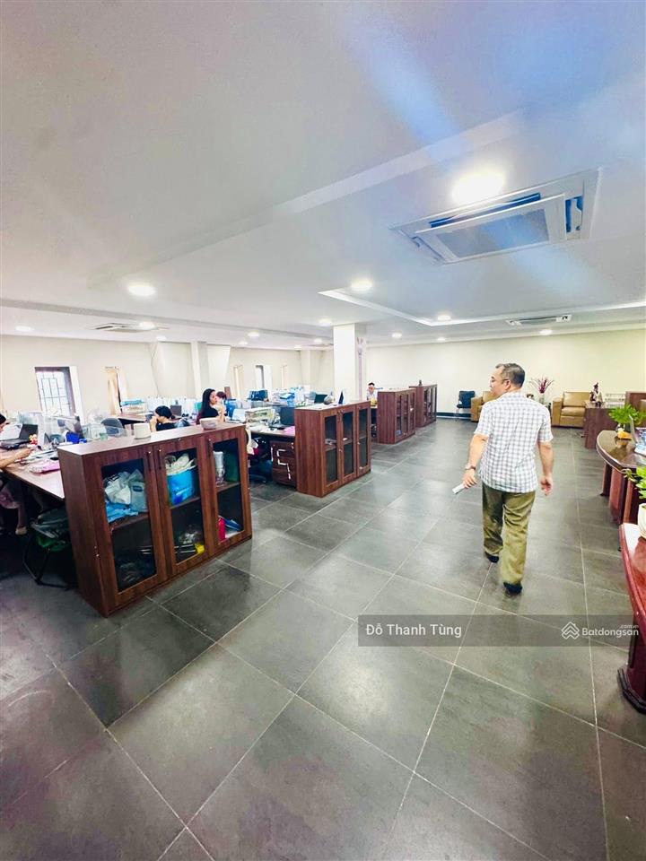 Chuyển nhượng siêu biệt thự, lô góc, vị trí kim cương trong kđt mỹ đình 1. giá chào 136 tỷ có tl