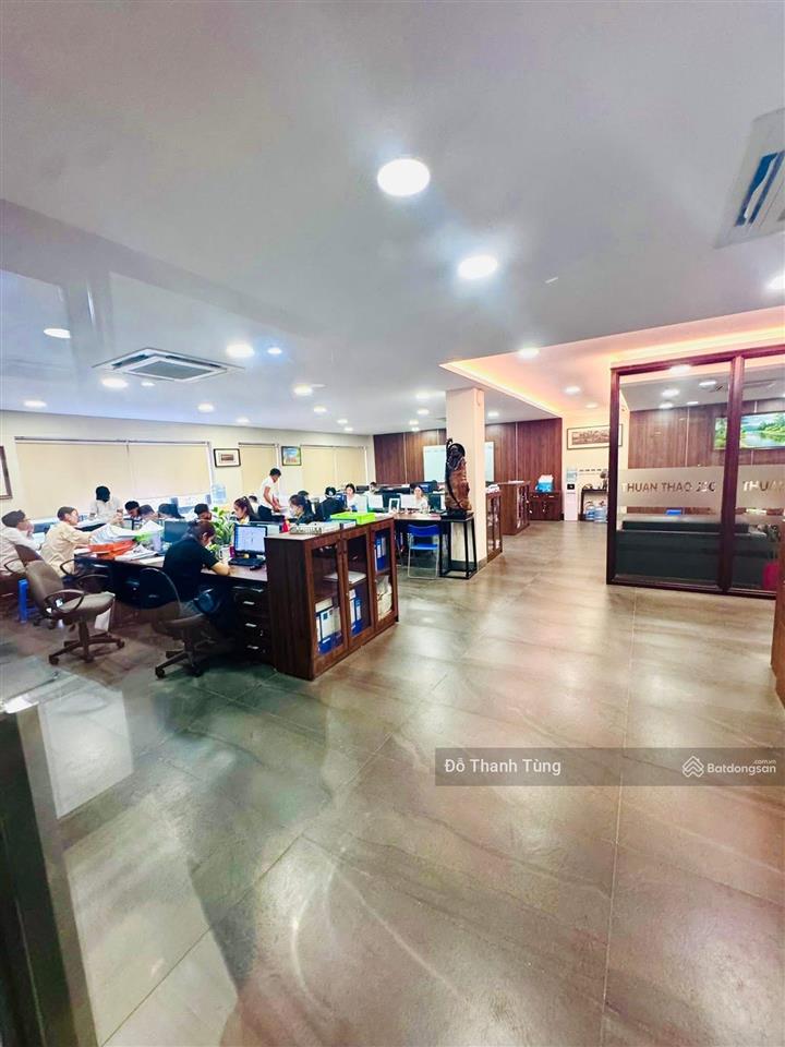 Chuyển nhượng siêu biệt thự, lô góc, vị trí kim cương trong kđt mỹ đình 1. giá chào 136 tỷ có tl