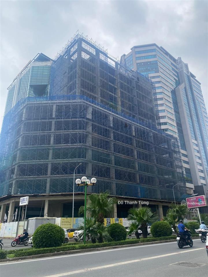 Chuyển nhượng văn phòng hạng a, vị trí siêu đẹp. giá trị nhận diện thương hiệu rất lớn. giá 800 tỷ