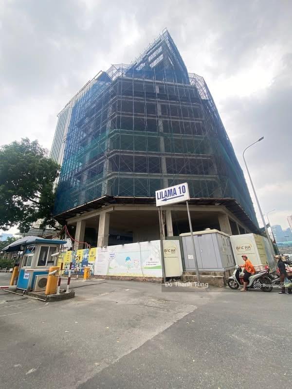 Chuyển nhượng văn phòng hạng a, vị trí siêu đẹp. giá trị nhận diện thương hiệu rất lớn. giá 800 tỷ