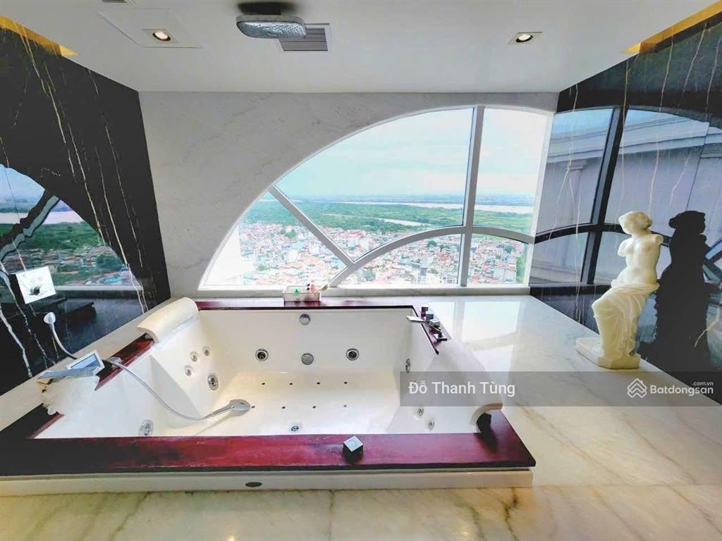 Cần bán căn hộ penhouse đẳng cấp 5*, diện tích khủng. view toàn thành phố, nơi tinh hoa hội tụ.