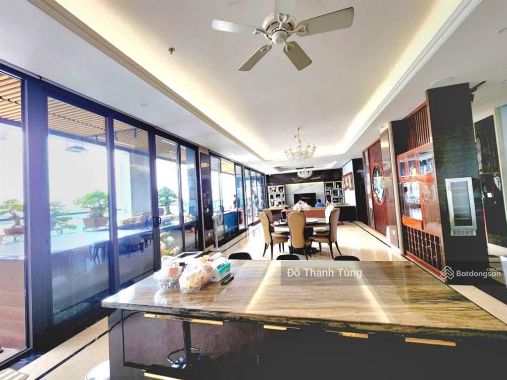 Cần bán căn hộ penhouse đẳng cấp 5*, diện tích khủng. view toàn thành phố, nơi tinh hoa hội tụ.