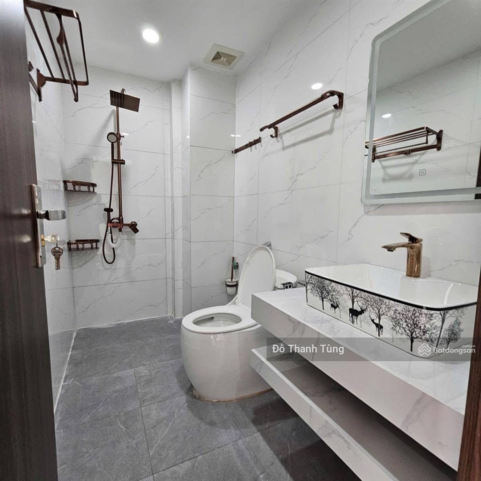 Bán gấp nhà nguyễn lam, phúc lợi, long biên. 6 tầng thang máy bề thế, tiện ích đầy đủ. giá 12,5 tỷ