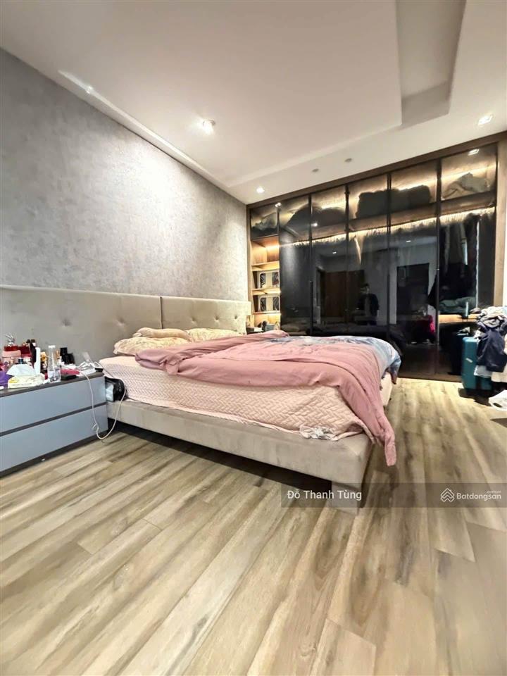 Bán nhanh căn chung cư tòa no17  2 khu đô thị sài đồng. tầng trung đẹp khu, lô góc thoáng sáng