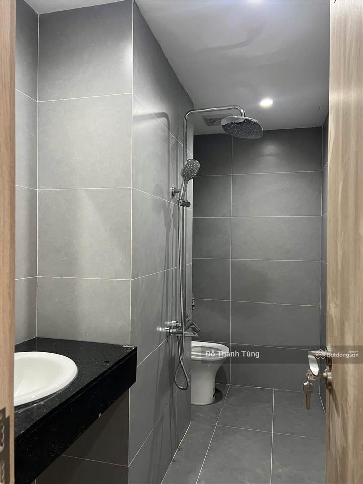 Cần bán nhanh căn chung cư tầng đẹp, view đẳng cấp. nhà rộng, thoáng sáng tự nhiên, full nội thất
