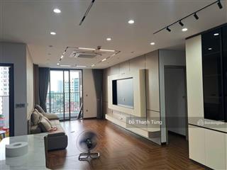 Cần bán nhanh căn chung cư tầng đẹp, view đẳng cấp. nhà rộng, thoáng sáng tự nhiên, full nội thất
