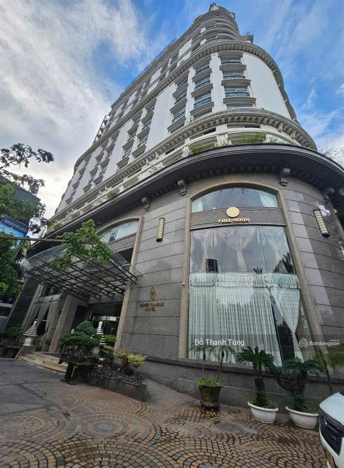 Chuyển nhượng khách sạn 4*, đội cấn, ba đình. vị trí đẹp, mặt tiền đẳng cấp. giá chào 1000 tỷ có tl