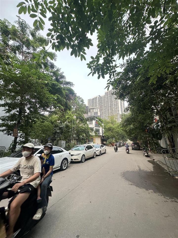 Bán nhanh nhà 4 tầng view vườn hoa, gần vin smart city, 120m2, 25 tỷ, 0888 516 ***