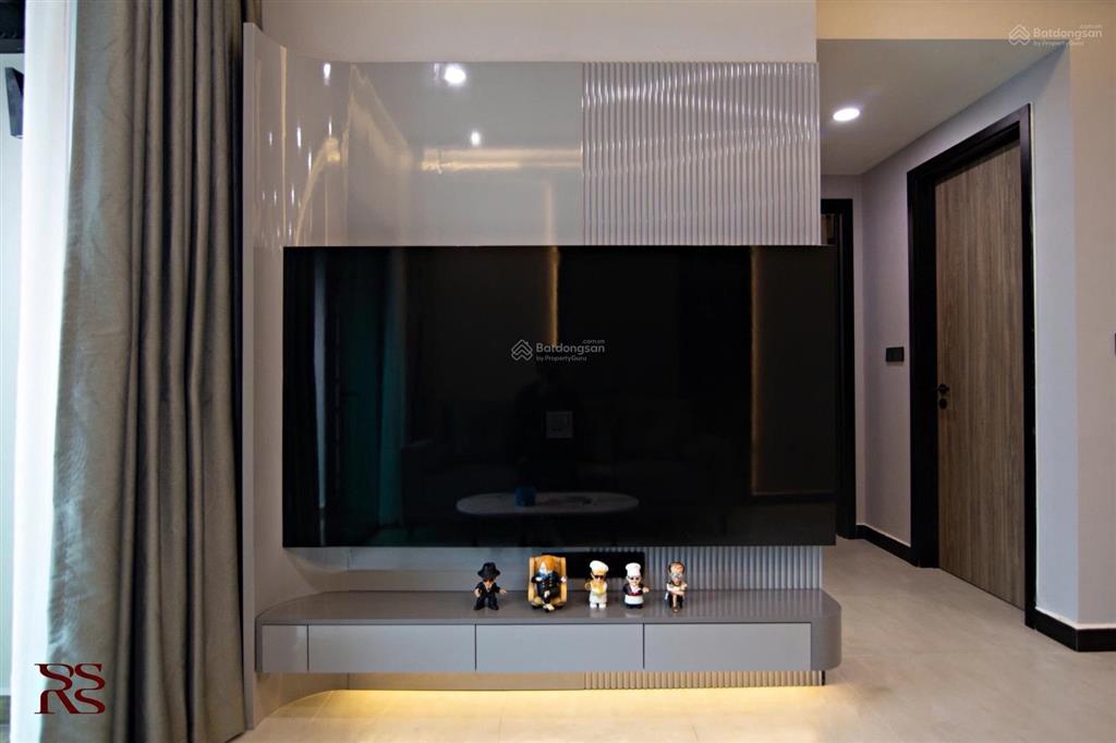 Bán căn hộ de la sol 2pn 2wc lầu cao view thoáng full nội thất 9.5 tỷ all in