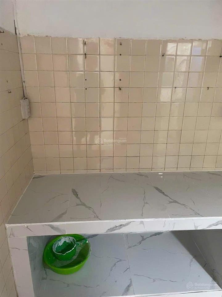 Cho thuê căn hộ hùng vương tản đà q5, dt 65m2, 2pn, 1wc, nội thất cơ bản giá 9 tr
