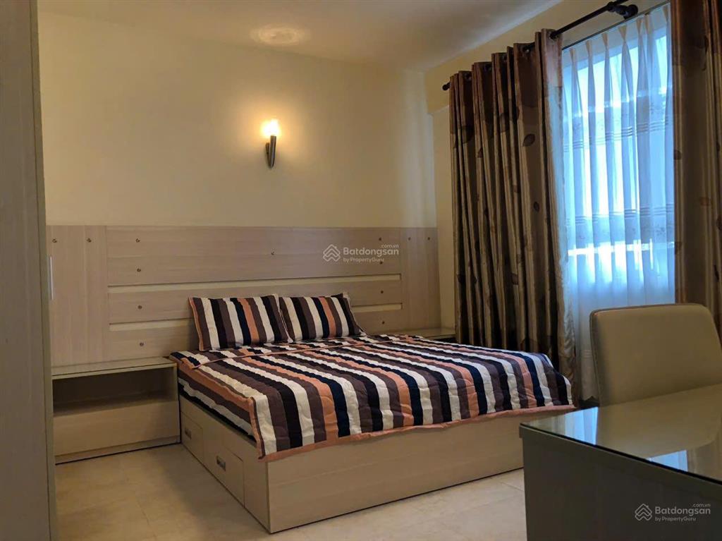 Cần cho thuê gấp căn hộ hùng vương plaza q5, 128m2, 2pn, 3wc, đầy đủ nội thất giá 20 tr