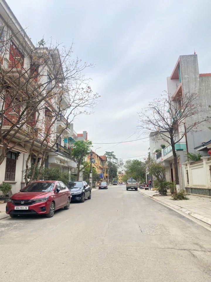 Bán đất mặt đường Lạc Trung, Liên Bảo, Vĩnh Yên, Vĩnh Phúc. DT 100m2, đông nam