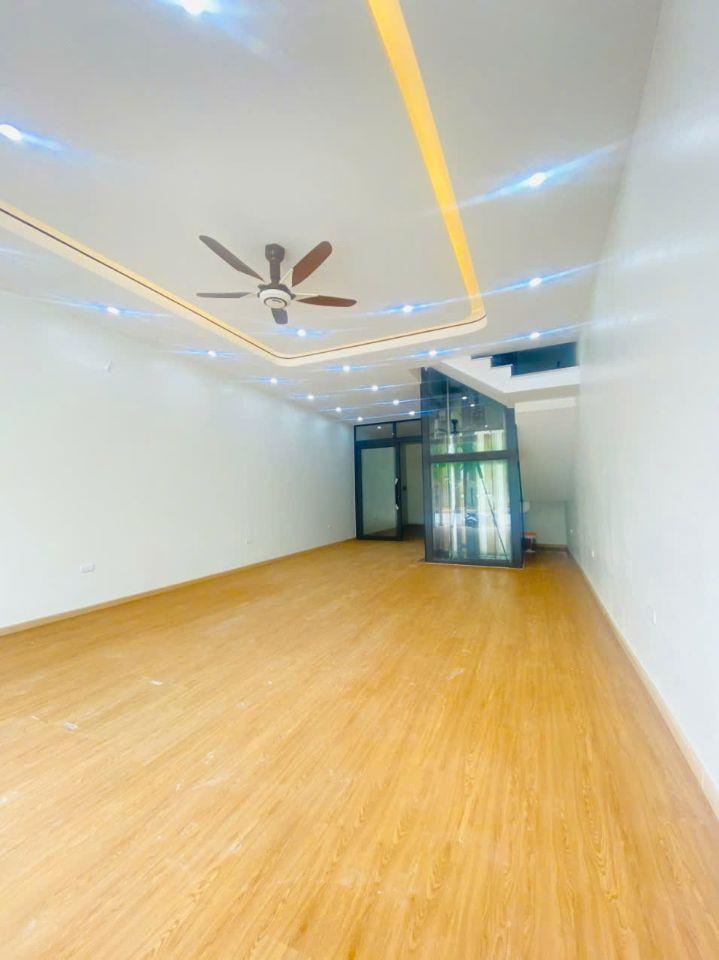 Bán căn nhà phố 5 tầng khu Vpit Plaza, Định Trung, Vĩnh Yên. Kinh doanh gì cũng tiện