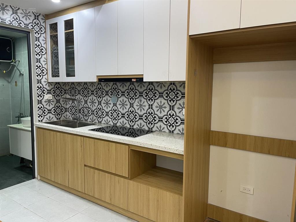 Cho thuê căn hộ tập thể mặt đường trường chinh 65m2 2 ngủ 1 wc 6.5tr/tháng