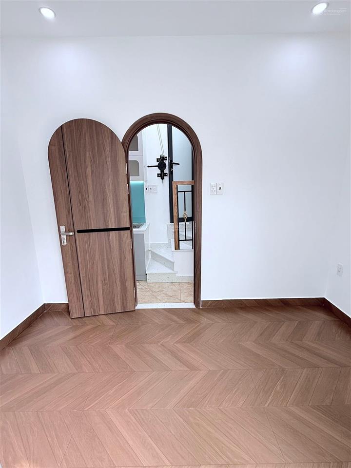 Siêu phẩm mặt tiền văn cao trệt 2 lầu nhà đẹp ngất ngây shr giá có 4 tỷ 150 cho vị trí kinh doanh