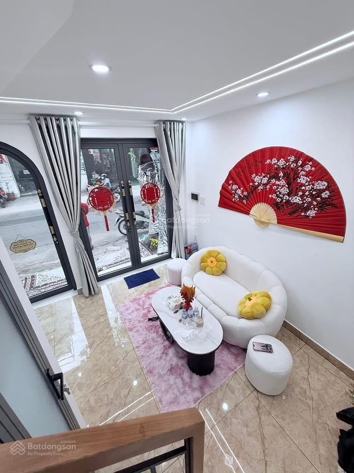 Siêu phẩm mặt tiền văn cao trệt 2 lầu nhà đẹp ngất ngây shr giá có 4 tỷ 150 cho vị trí kinh doanh