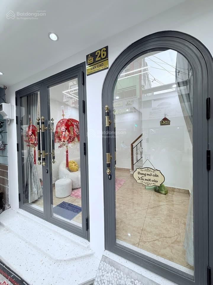 Siêu phẩm mặt tiền văn cao trệt 2 lầu nhà đẹp ngất ngây shr giá có 4 tỷ 150 cho vị trí kinh doanh