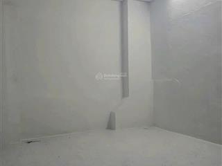 Bán nhà lạc long quân tân bình trệt 2 lầu shr đầy đủ hẻm 3 gác giá 1 tỷ5