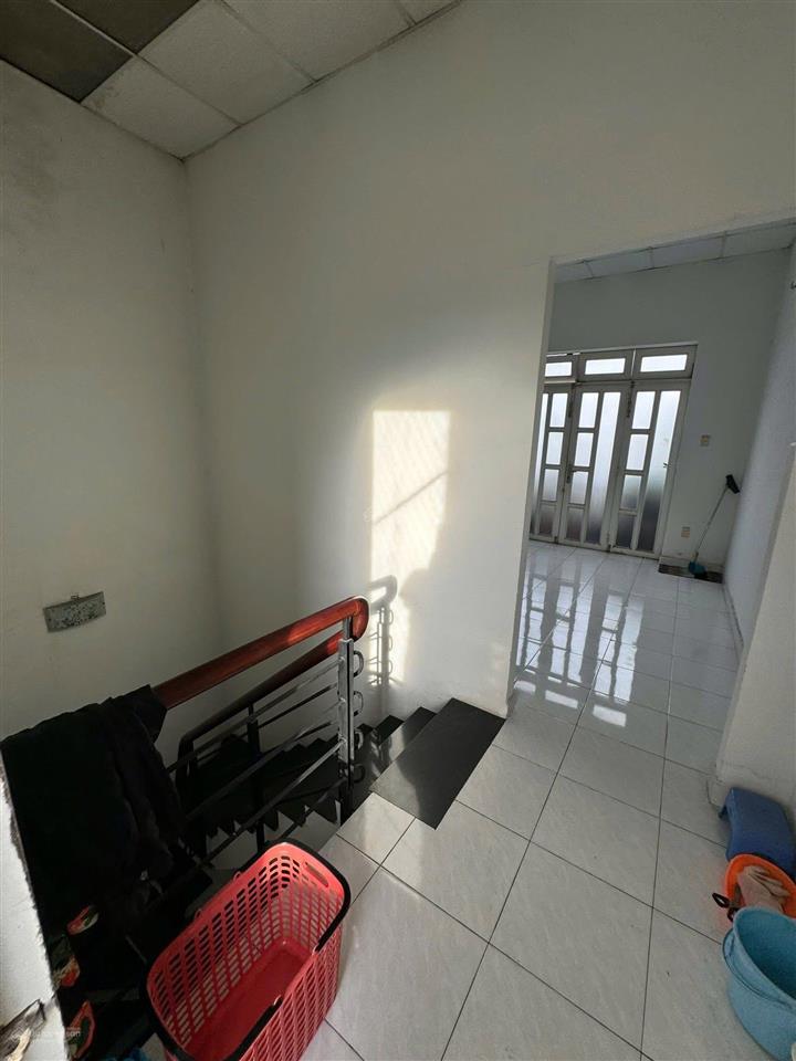 Sale sập sàn nhà 5 d bình tân 4* 14 m trệt 2 lầu sân thượng chốt 5,5 tỷ