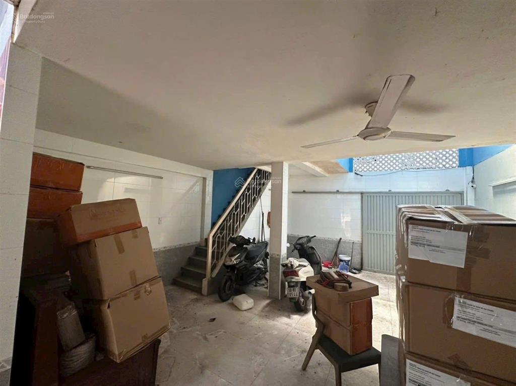 Nhanh mới kịp kèo thơm xuất hiện nhà 3/2 tret 2 lầu btct q11 hẻm 3,5 m mà giá có 4 tỷ250