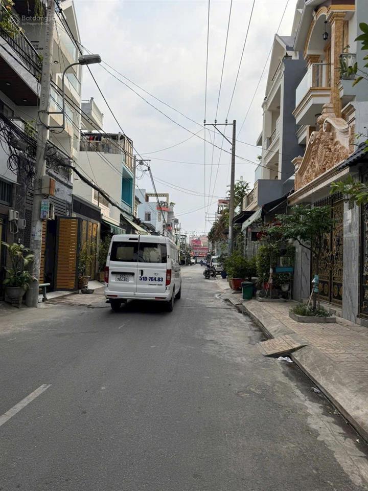 Mặt tiền vàng đường số 6, dt khủng 4 * 35 m, thích hợp kinh doanh đa ngành, giá cực tốt 9.2 tỷ tl.