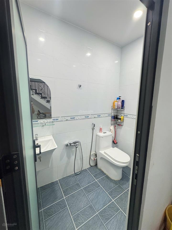 Bán nhà căn góc hương lộ 2, bình tân dt 4 x 12m trệt 2 lầu hẻm 8 m thông đẹp giá tốt có 4 tỷ 5