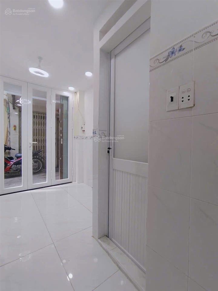 Bán nhà lê đại hành q11 trệt 2 lầu shr nhà đẹp giá hấp dẫn 2 tỷ480