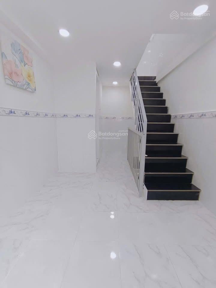 Bán nhà lê đại hành q11 trệt 2 lầu shr nhà đẹp giá hấp dẫn 2 tỷ480