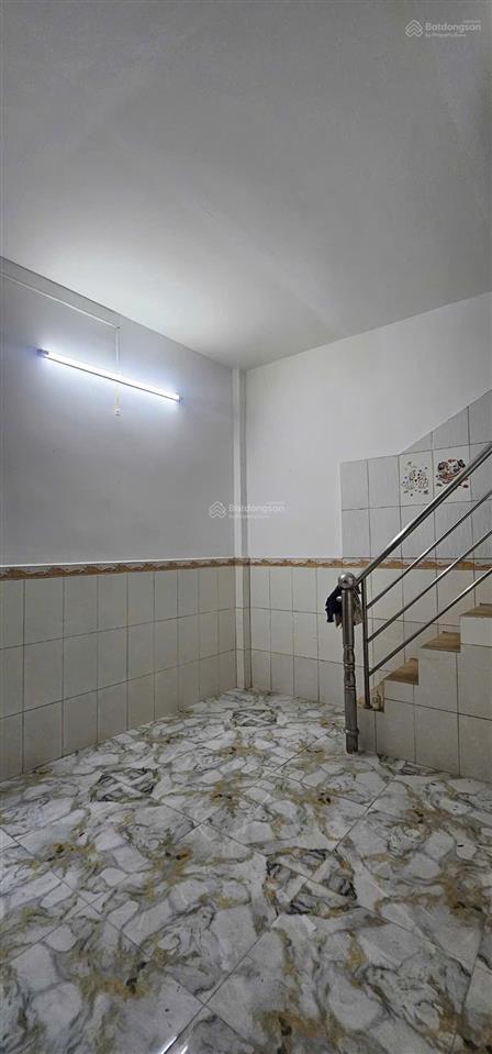 Hoa hồng 1% nhận đủ! nhà 3 tầng shr giá 2 tỷ350