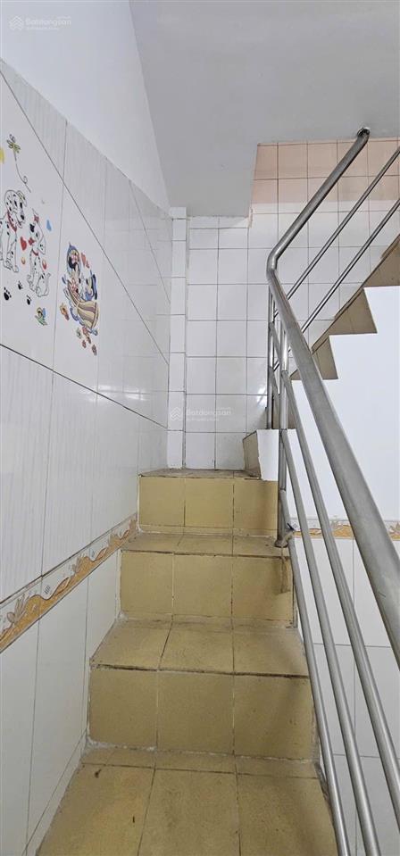 Hoa hồng 1% nhận đủ! nhà 3 tầng shr giá 2 tỷ350