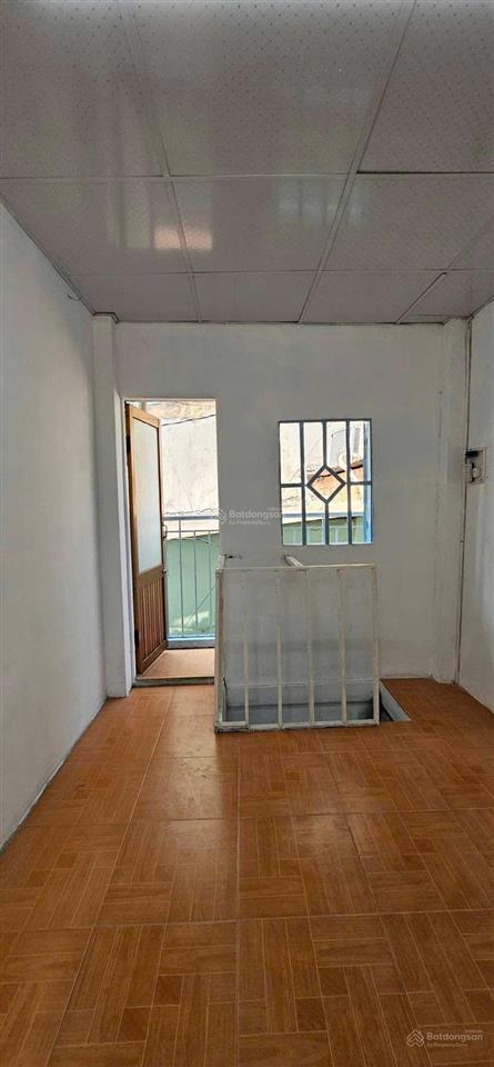 Nhà tân phú giá siêu rẻ shr trệt 2 lầu có ban công giá có 1 tỷ hơn
