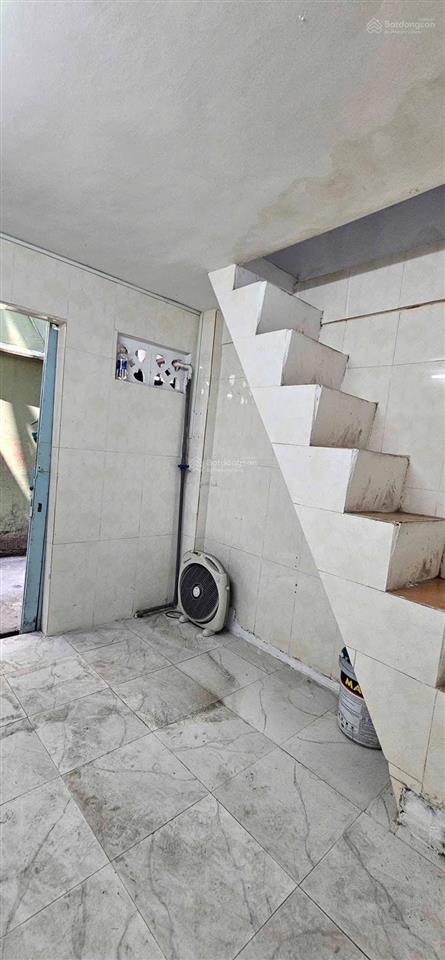 Nhà tân phú giá siêu rẻ shr trệt 2 lầu có ban công giá có 1 tỷ hơn