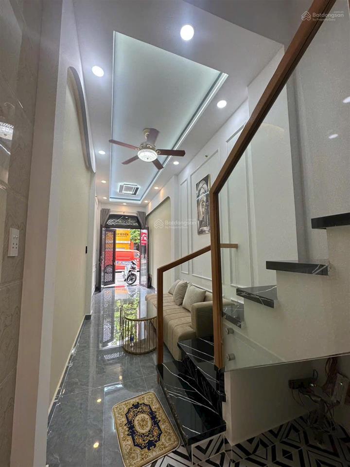 Bán nhà mặt tiền sung túc luỹ bán bích cực kì rẻ nhà đẹp xây lệch tầng 2 lầu st đúc thật giá 5tỷ950