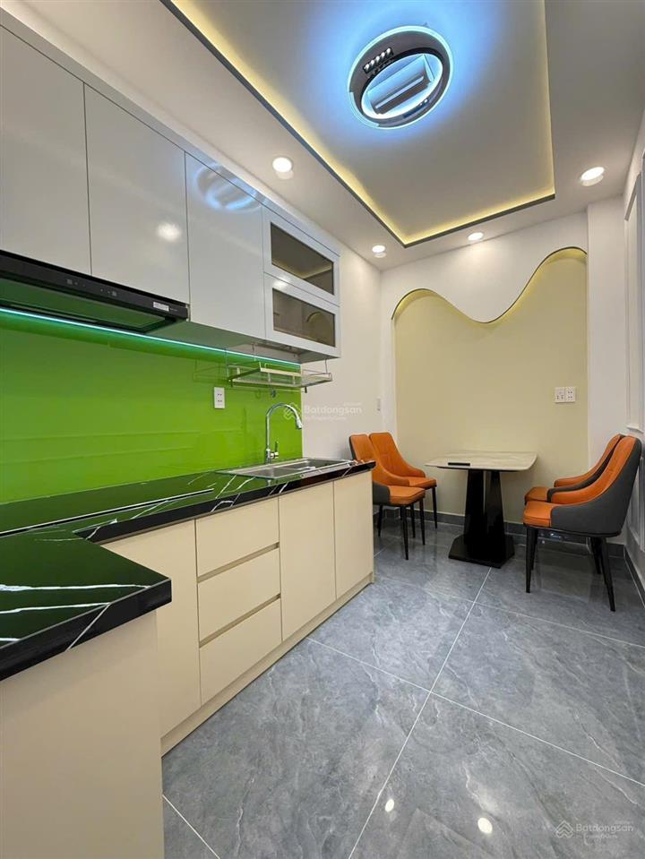 Bán nhà mặt tiền sung túc luỹ bán bích cực kì rẻ nhà đẹp xây lệch tầng 2 lầu st đúc thật giá 5tỷ950