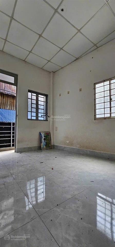 Bán nhà lê đại hành q11 shr trệt lầu nở hậu hẻm 3m thông giá 1 tỷ820 giá cực rẻ