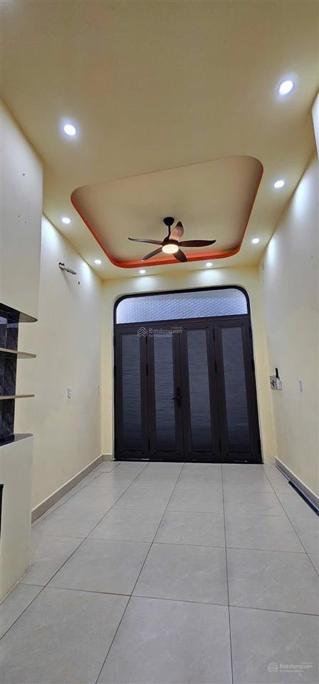 Bán nhà lạc long quân q11 hẻm thông nhà đẹp trệt 2 lầu sân thượng btct giá 4 tỷ 980