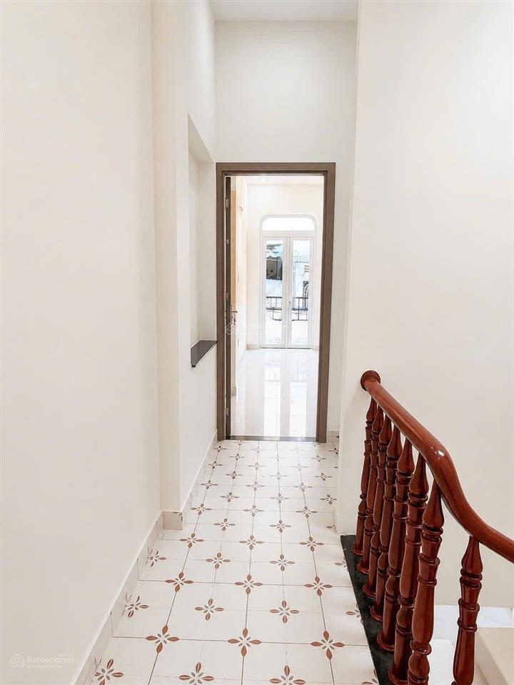 Bán căn nhà lý thánh tông hẻm 8m, 2 mt trước sau thoáng đẹp hiện đại kd sầm uất giá 6,38 tỷ