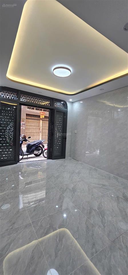 Bán nhà xây đẹp mới đường 3/2 q11 vị trí đẹp trục thẳng ra mt 3/2 trệt 2 lầu hẻm 6 m nở hậu giá 7,8