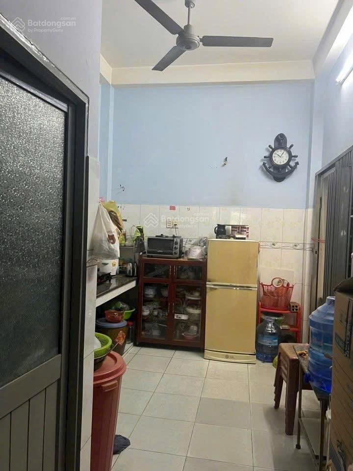 Nhà giảm mạnh cần bán nhanh đường 100 bình thới dt lớn 3,6 m dài 20 m nở hậu 10 hẻm 8m thông 8tỷ98