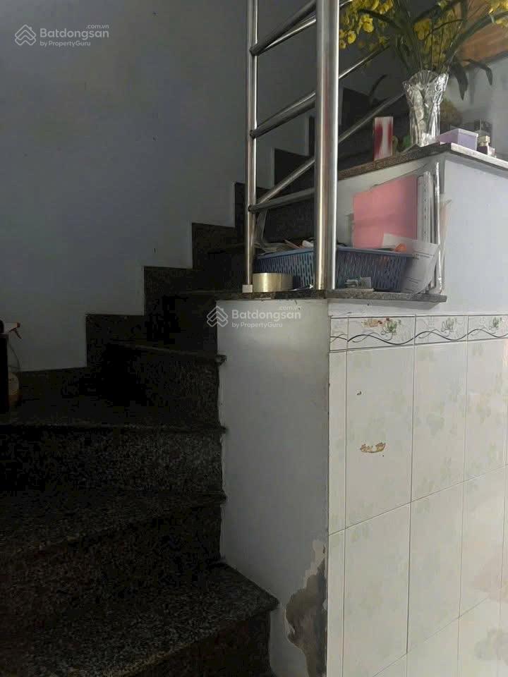 Nhà giảm mạnh cần bán nhanh đường 100 bình thới dt lớn 3,6 m dài 20 m nở hậu 10 hẻm 8m thông 8tỷ98