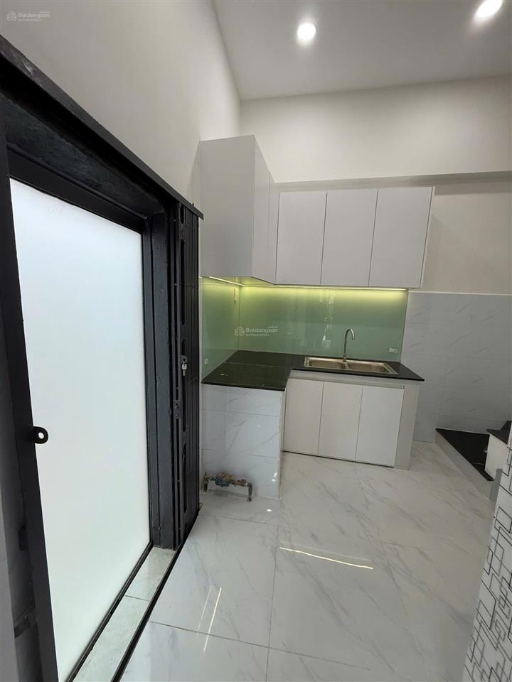 Bán nhà đường 100 bình thới quận 11 chia 2 căn dt 3m* 11,3 m nở hậu 6,5 m giá 4 tỷ 8 hẻm xe hơi