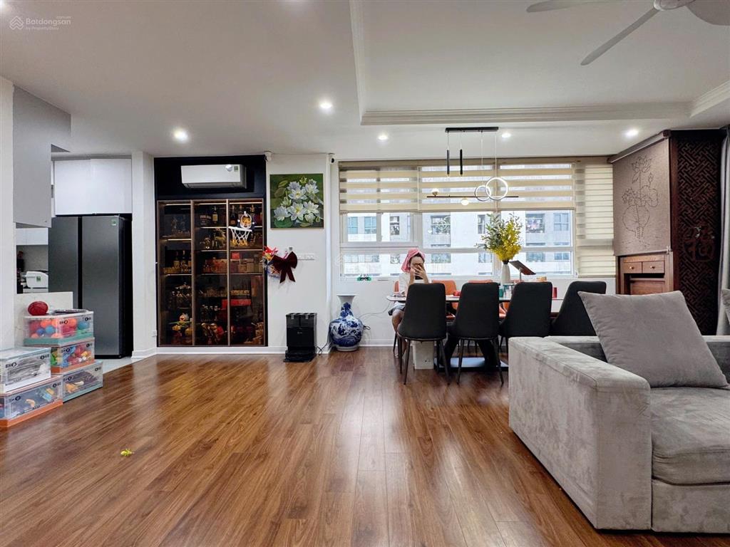 Chính chủ bán căn góc 3pn chung cư vinaconex 1, cạnh thăng long number one