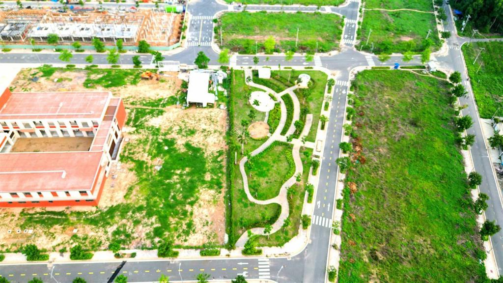 Gem sky world long đức long thành 5,2x20m đối diện công viên giá 1,9 tỷ hướng tây bán lỗ 600triệu