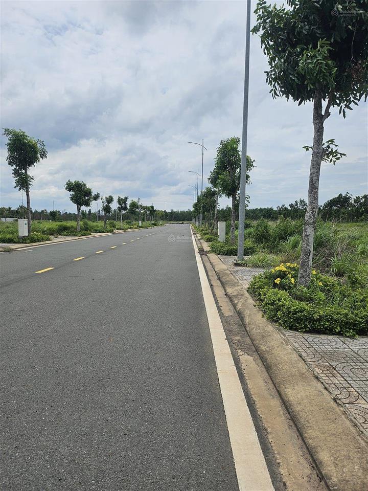 Bán gấp lô đất đối diện trường mầm non quốc tế, sổ sẵn, giá chỉ 2 tỷ (ngân hàng hỗ trợ vay 70%)