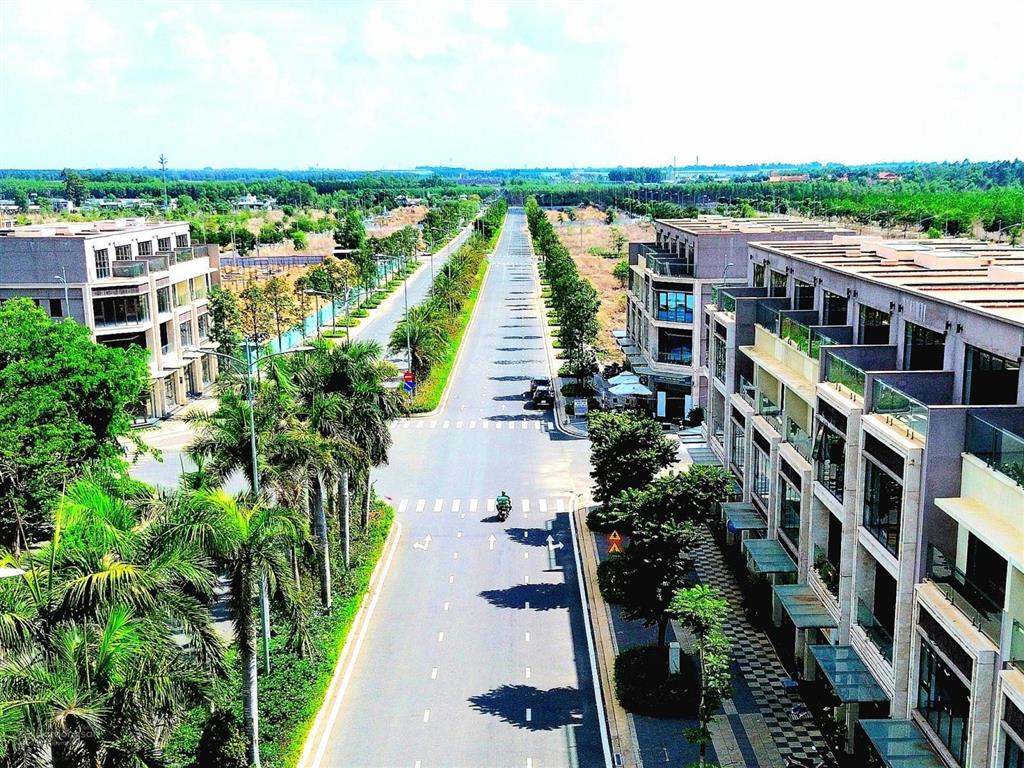 Bán gấp lô đất đối diện trường mầm non quốc tế, sổ sẵn, giá chỉ 2 tỷ (ngân hàng hỗ trợ vay 70%)