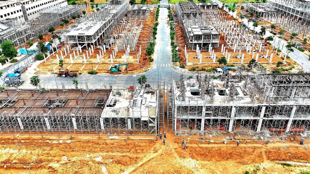 Bán gấp lô đất đối diện trường mầm non quốc tế, sổ sẵn, giá chỉ 2 tỷ (ngân hàng hỗ trợ vay 70%)