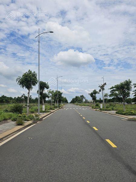 Bán gấp lô đất đối diện trường mầm non quốc tế, sổ sẵn, giá chỉ 2 tỷ (ngân hàng hỗ trợ vay 70%)