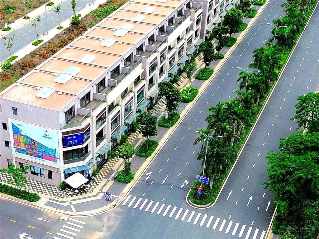 Bán gấp lô đất đối diện trường mầm non quốc tế, sổ sẵn, giá chỉ 2 tỷ (ngân hàng hỗ trợ vay 70%)