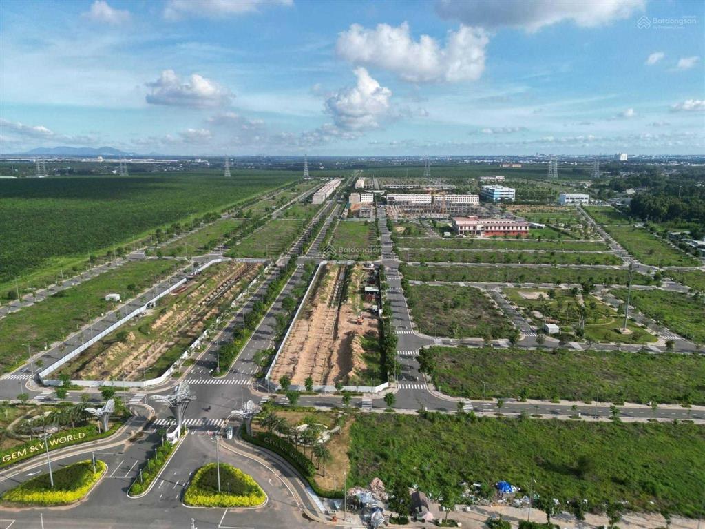 Gem sky world long đức long thành 5,2x20m đối diện công viên giá 2 tỷ hướng tây bán lỗ 500 triệu