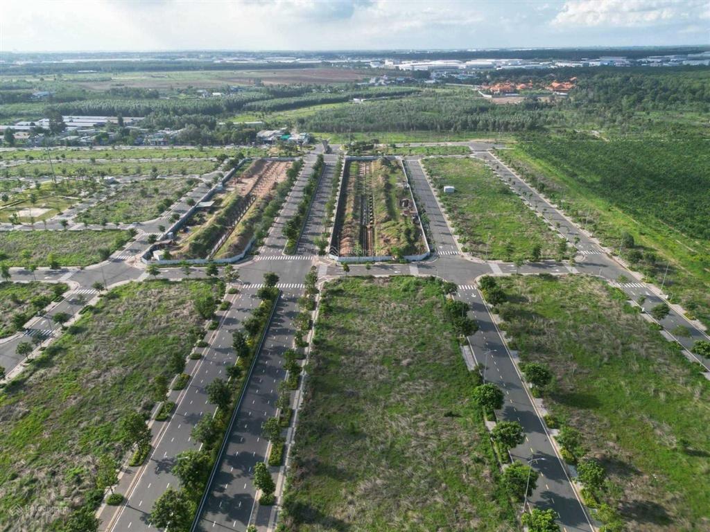 Gem sky world long đức long thành 5,2x20m đối diện công viên giá 2 tỷ hướng tây bán lỗ 500 triệu